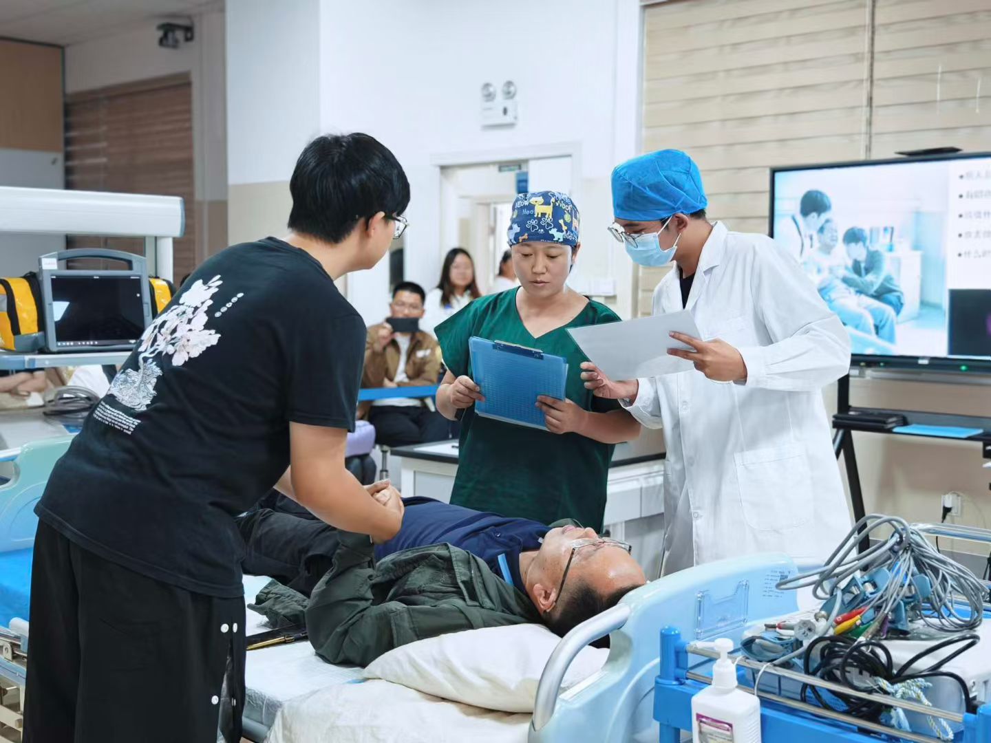九州·（中国）集团有限公司,教师在云南省首届标准化病人教学案例大赛中斩获佳绩